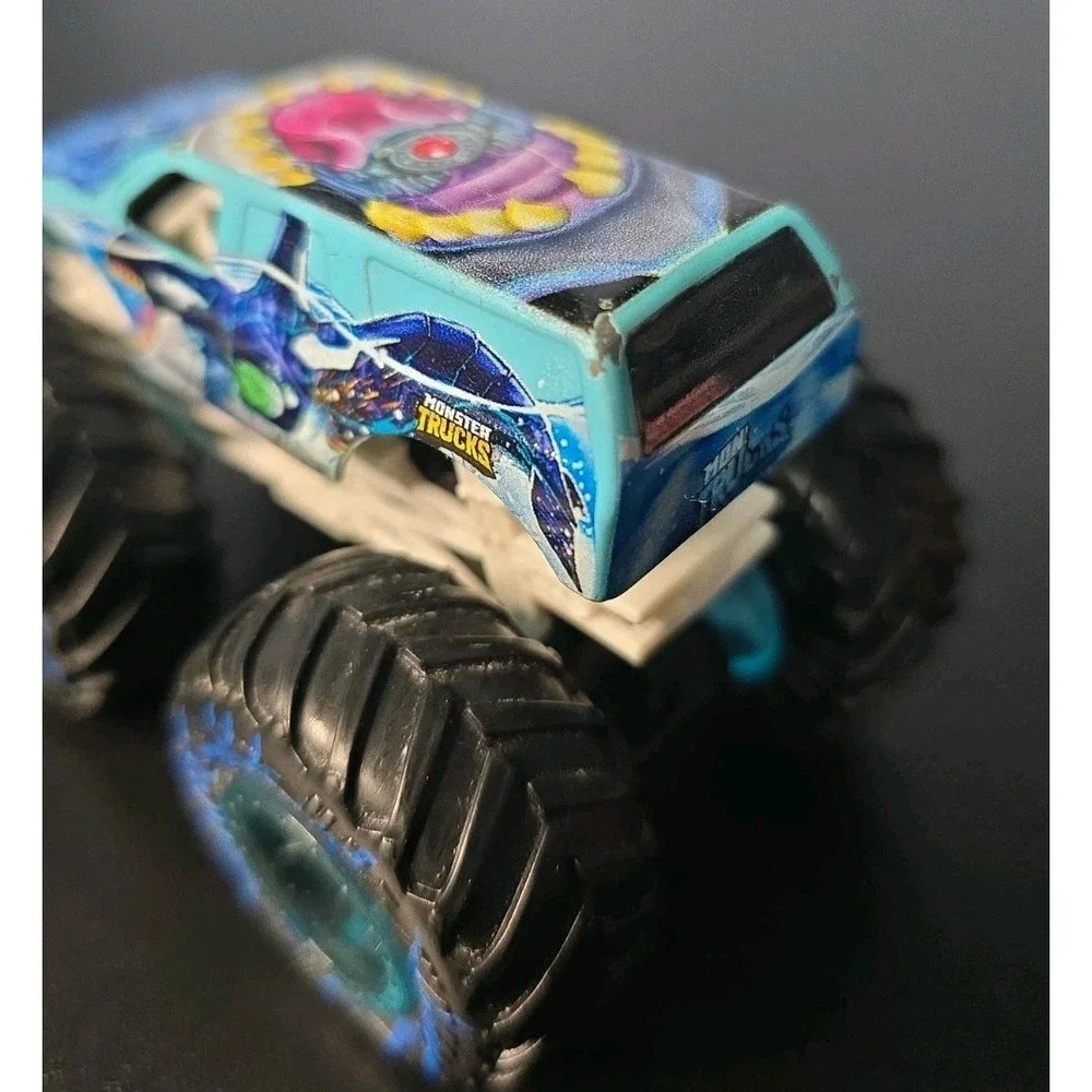 Hot Wheels Monster Trucks Mecha Orca 1:64 Monster Truck Killer Whale